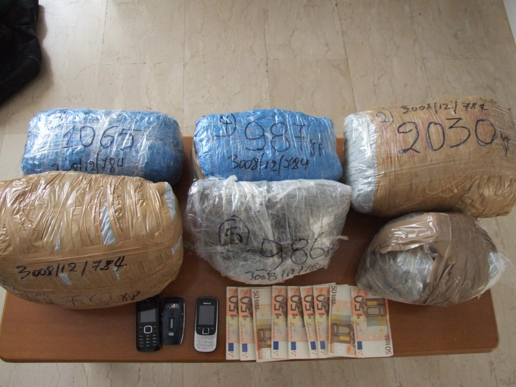 Σύλληψη δύο ατόμων για ναρκωτικά Κατασχέθηκαν περίπου 8 κιλά κάνναβης